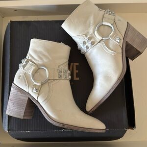 Frye White leather Booties